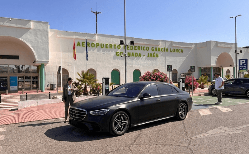 Luxury Private Transfer to Granada Airport, up to 4 passengers